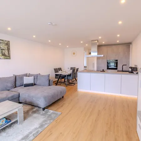 Apartment Premium Zuhause - Seeblick, Balkon, Pool & Seepromonade *