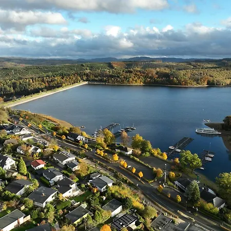 Premium Zuhause - Seeblick, Balkon, Pool & Seepromonade *