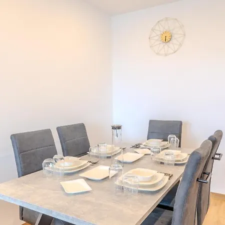 Apartment Premium Zuhause - Seeblick, Balkon, Pool & Seepromonade *