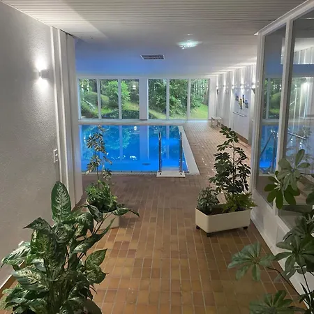 Premium Zuhause - Seeblick, Balkon, Pool & Seepromonade Apartment *
