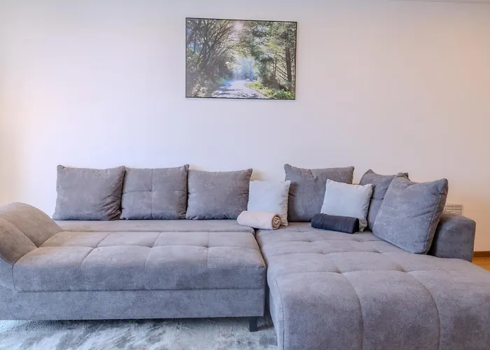 Premium Zuhause - Seeblick, Balkon, Pool & Seepromonade